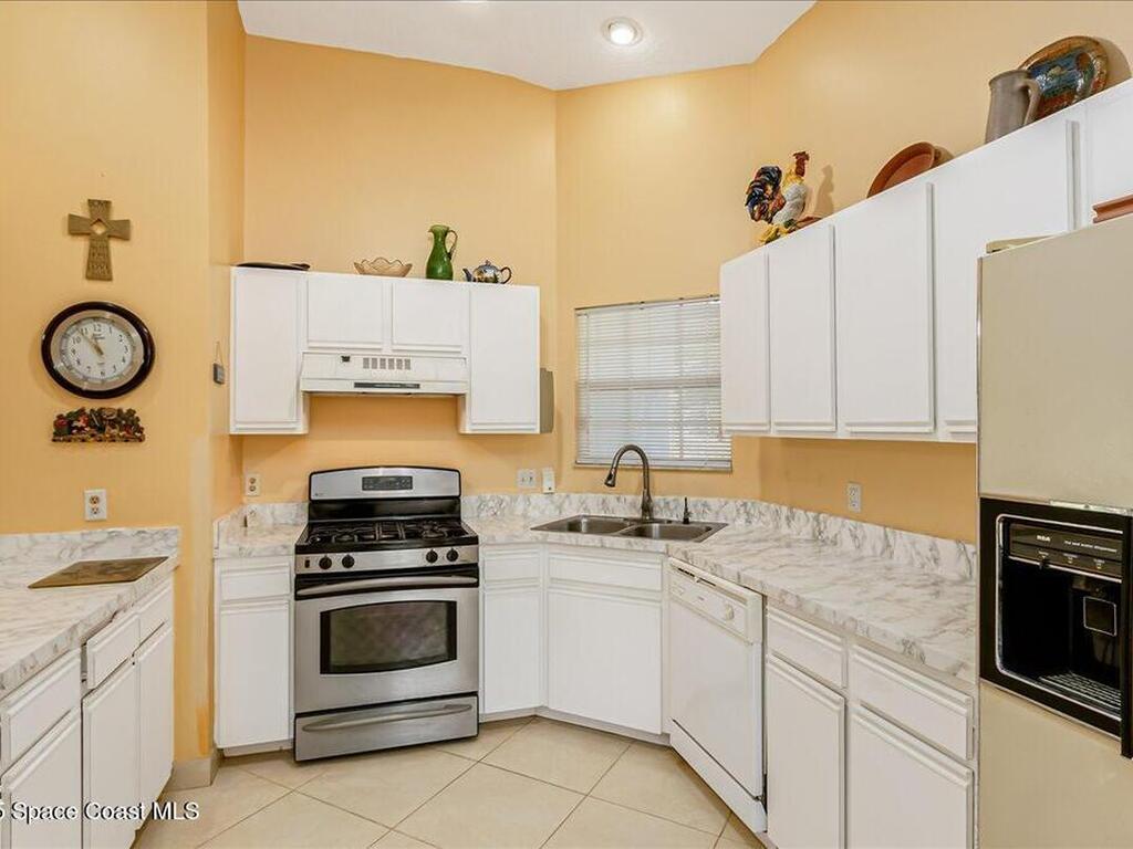 2492 Coral Ridge Circle, Melbourne, FL 32935