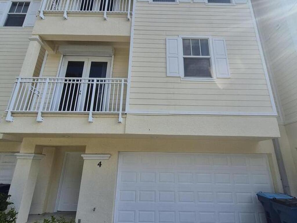 870 Vignoles Avenue, Palm Bay, FL 32905