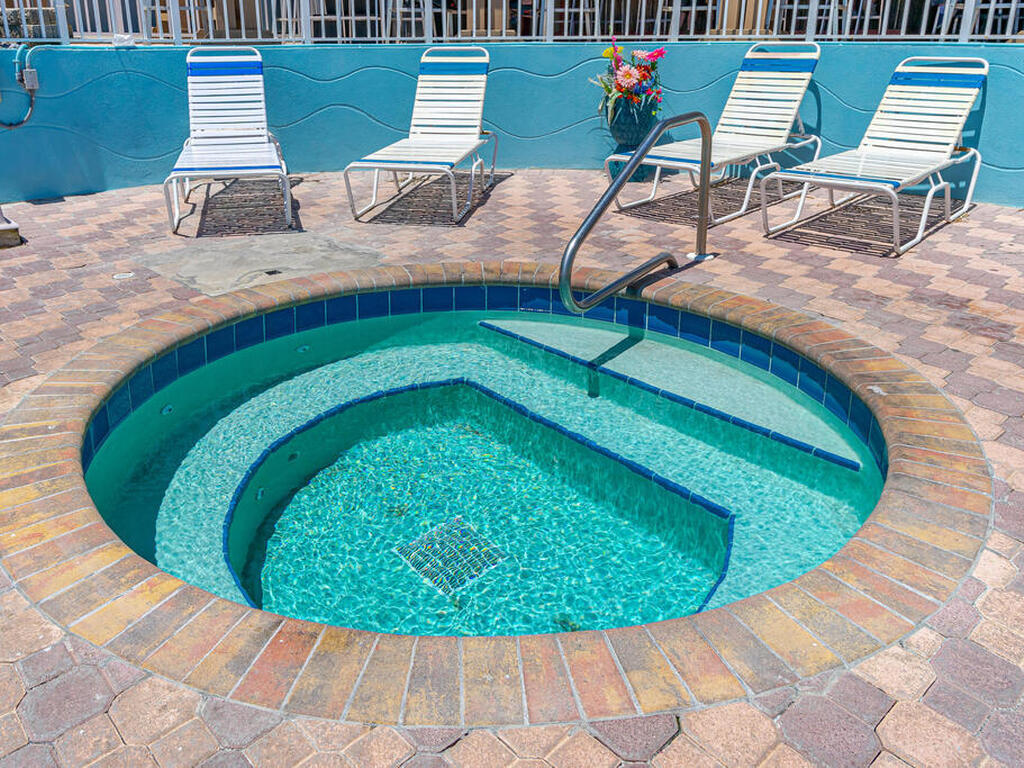 313 S Atlantic Avenue, Daytona Beach, FL 32118