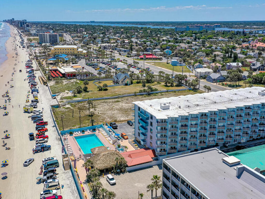313 S Atlantic Avenue, Daytona Beach, FL 32118