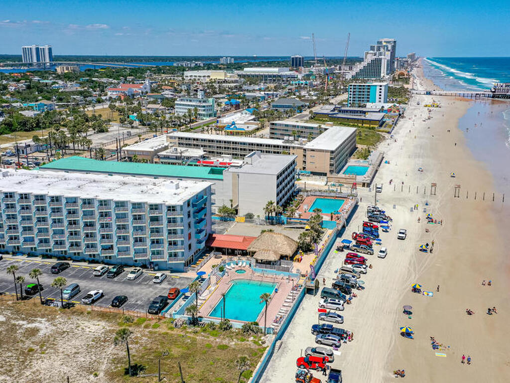 313 S Atlantic Avenue, Daytona Beach, FL 32118