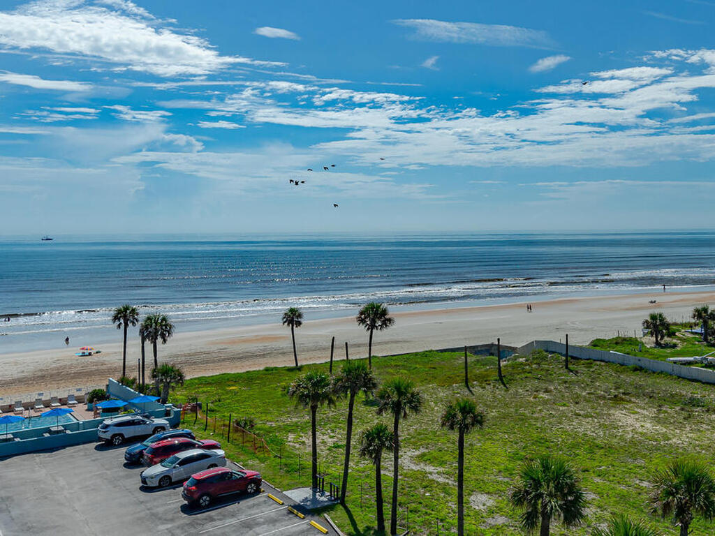 313 S Atlantic Avenue, Daytona Beach, FL 32118