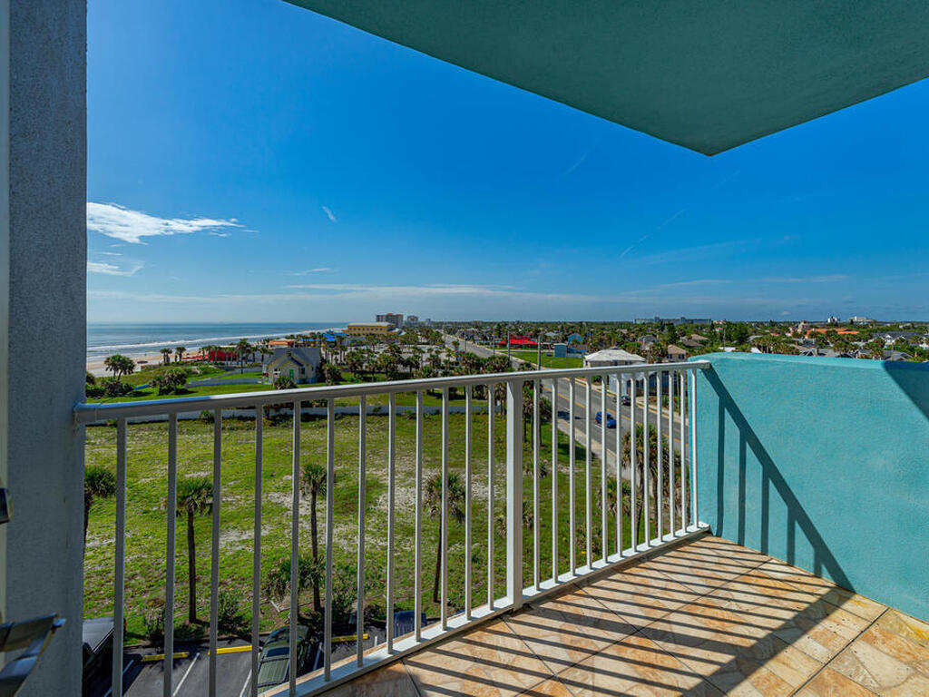 313 S Atlantic Avenue, Daytona Beach, FL 32118