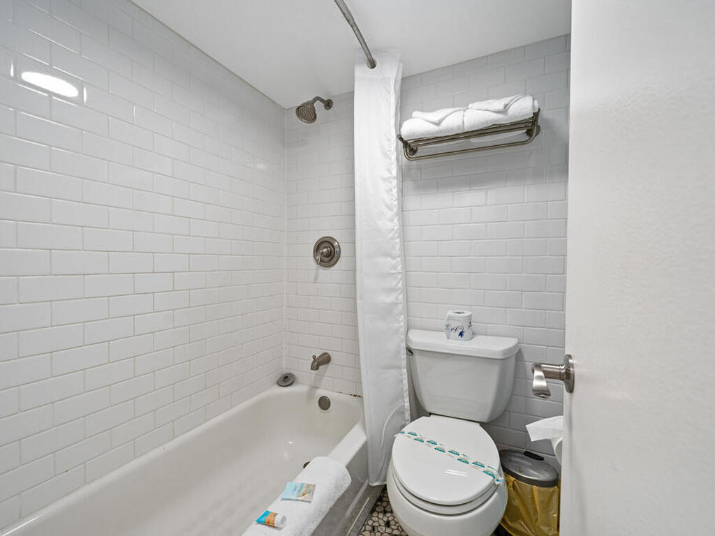 313 S Atlantic Avenue, Daytona Beach, FL 32118