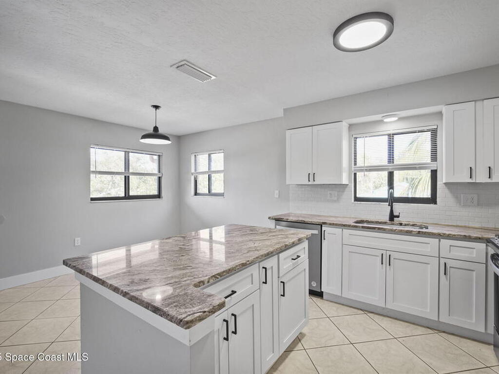 201 Cocoa Isles Boulevard, Cocoa Beach, FL 32931