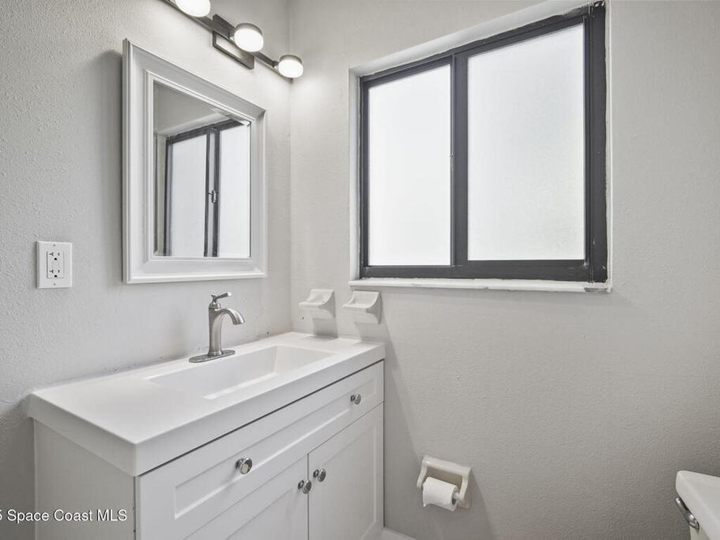 201 Cocoa Isles Boulevard, Cocoa Beach, FL 32931