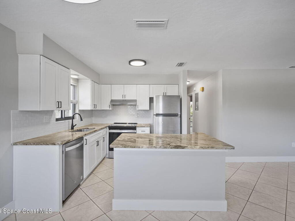 201 Cocoa Isles Boulevard, Cocoa Beach, FL 32931