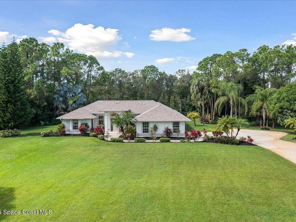 7965 93rd Avenue, Vero Beach, FL 32967