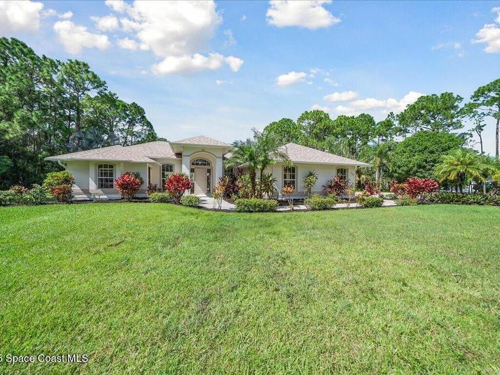 7965 93rd Avenue, Vero Beach, FL 32967