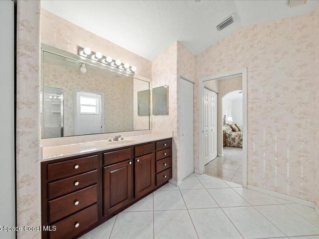 7965 93rd Avenue, Vero Beach, FL 32967