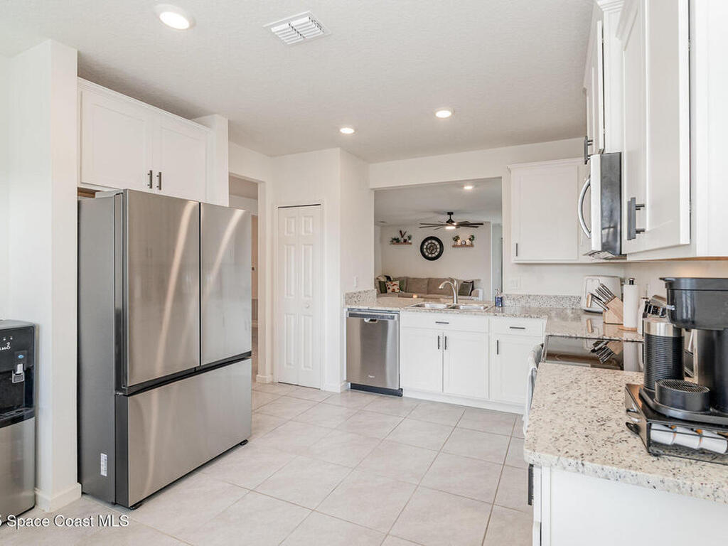 943 Remington Green Drive, Palm Bay, FL 32909