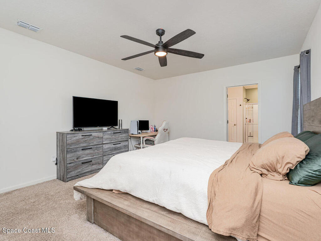 943 Remington Green Drive, Palm Bay, FL 32909