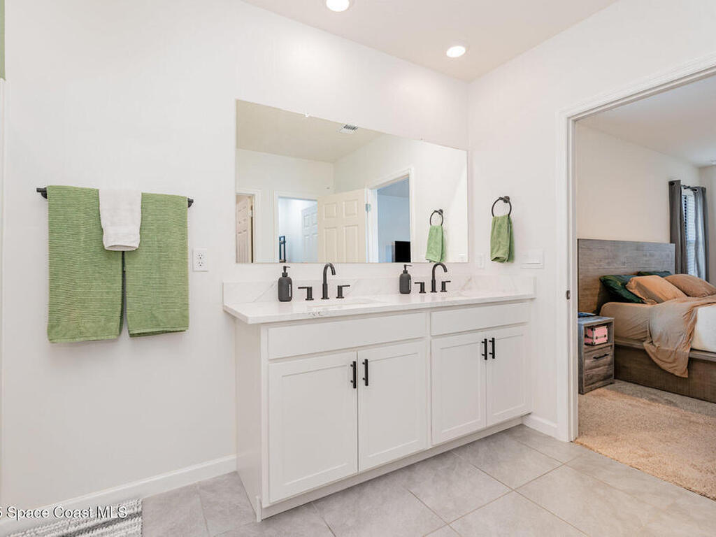 943 Remington Green Drive, Palm Bay, FL 32909