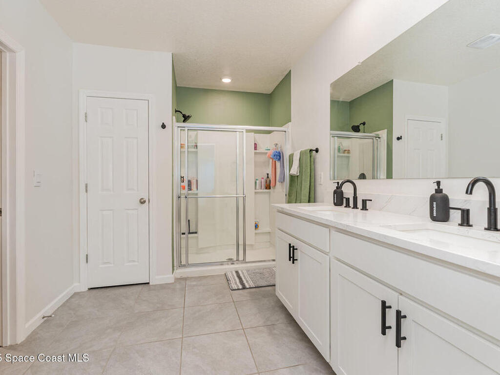 943 Remington Green Drive, Palm Bay, FL 32909