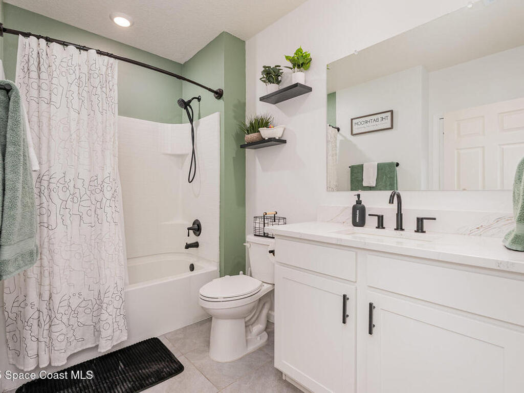 943 Remington Green Drive, Palm Bay, FL 32909