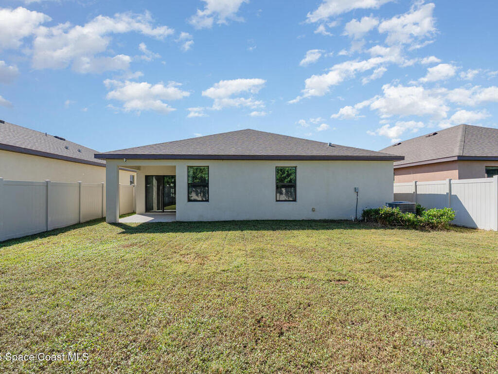 943 Remington Green Drive, Palm Bay, FL 32909