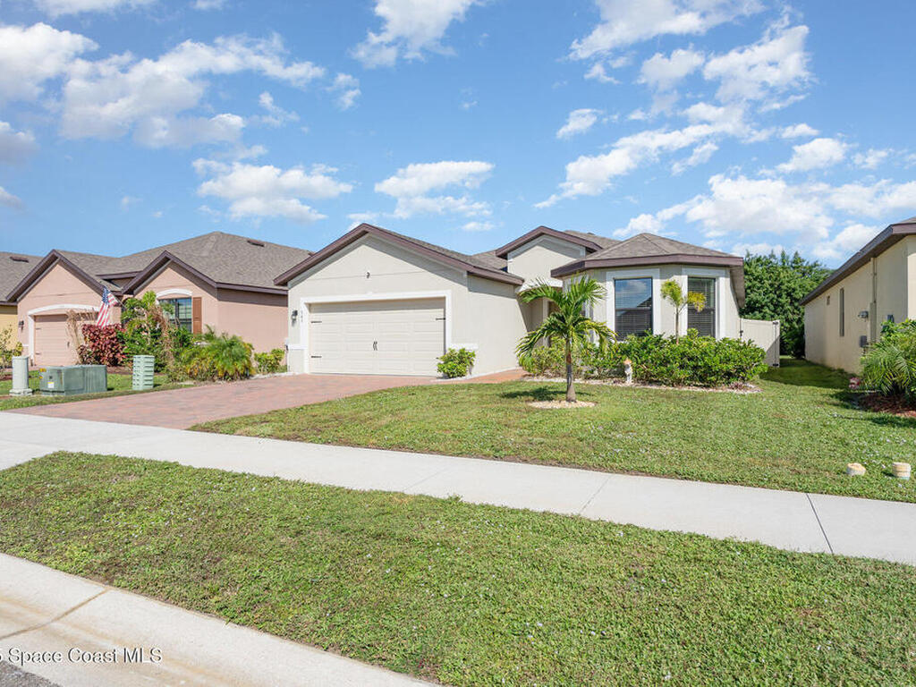 943 Remington Green Drive, Palm Bay, FL 32909