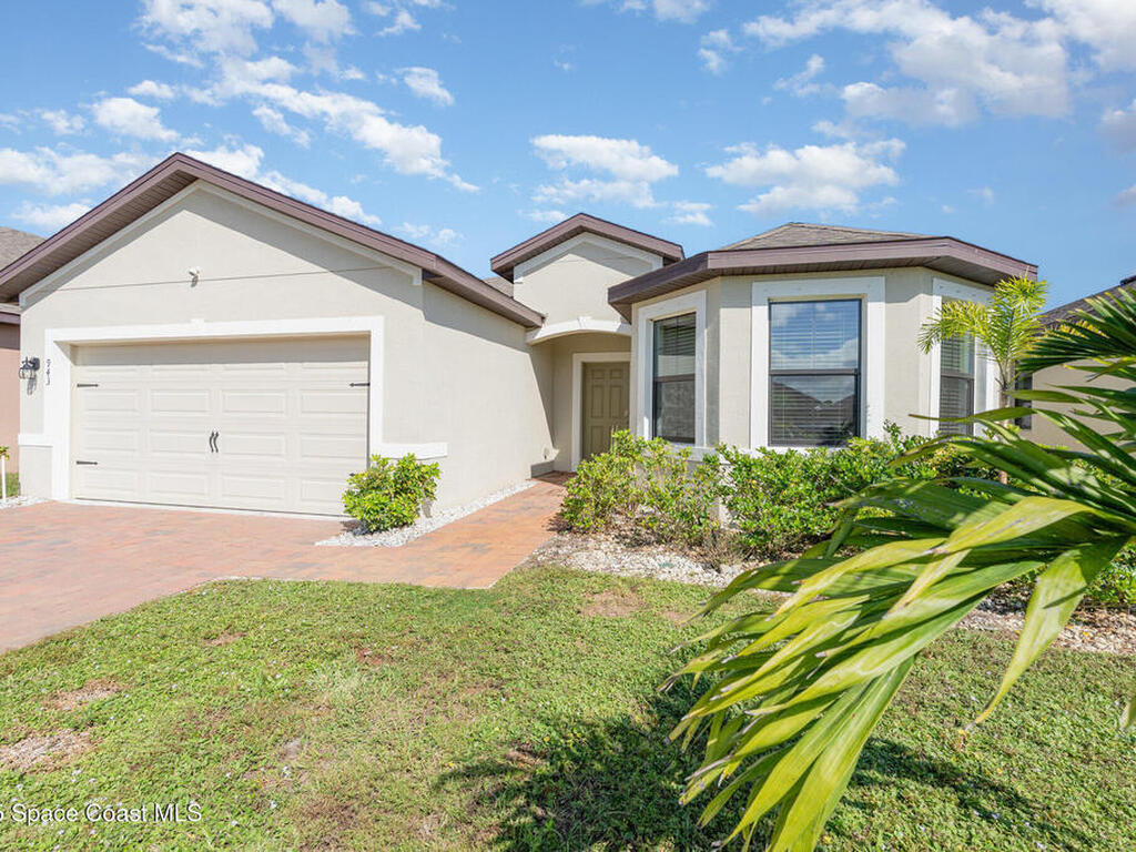 943 Remington Green Drive, Palm Bay, FL 32909