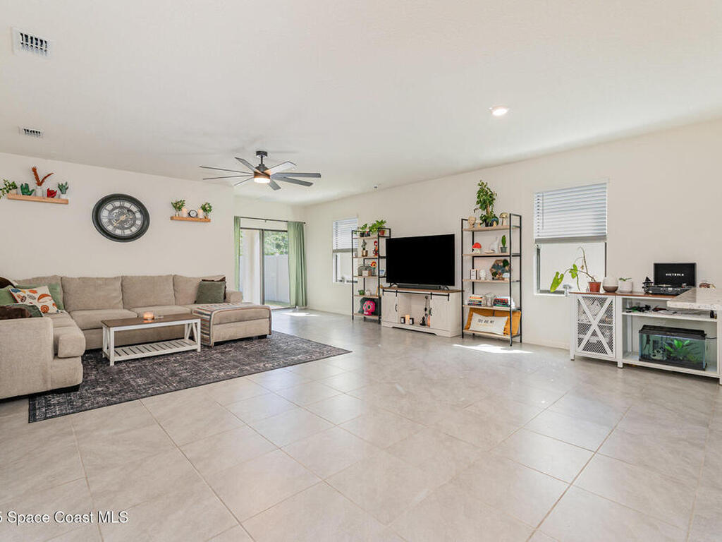 943 Remington Green Drive, Palm Bay, FL 32909