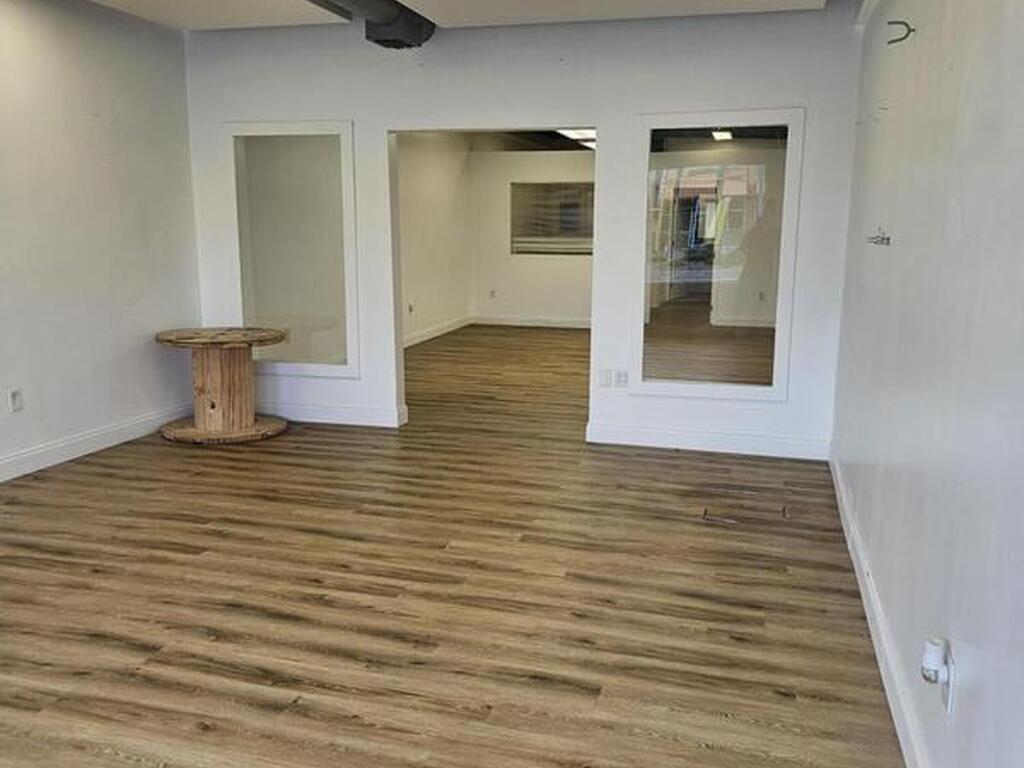 91 E Merritt Island Causeway, Merritt Island, FL 32952