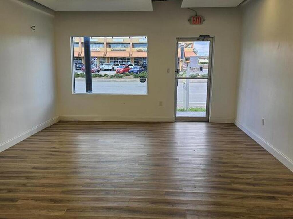 91 E Merritt Island Causeway, Merritt Island, FL 32952