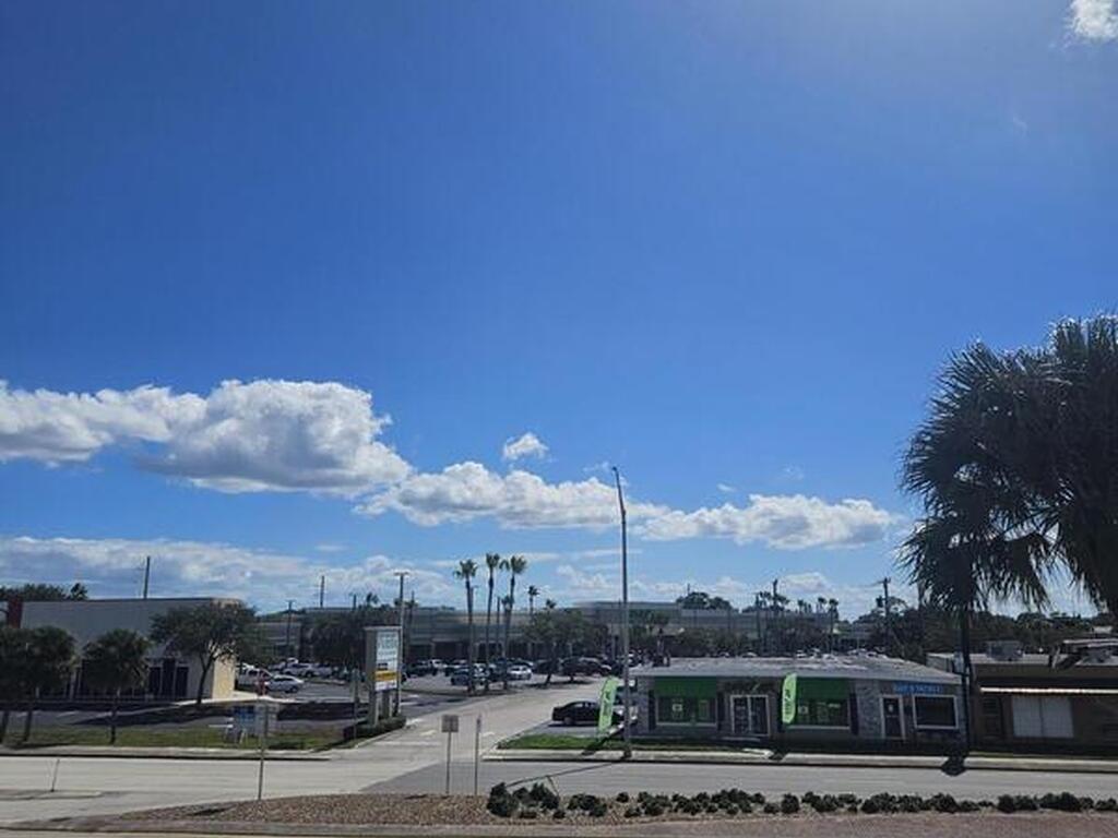 91 E Merritt Island Causeway, Merritt Island, FL 32952