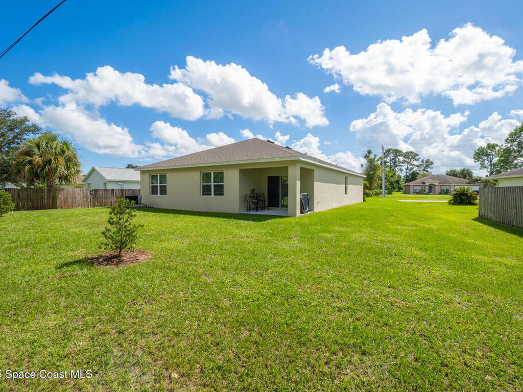 467 Americana Boulevard, Palm Bay, FL 32907