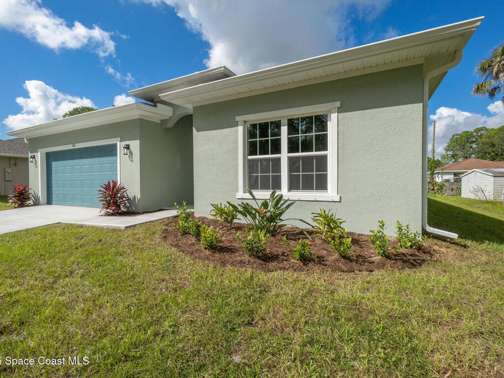 826 Hartsdale Avenue, Palm Bay, FL 32908