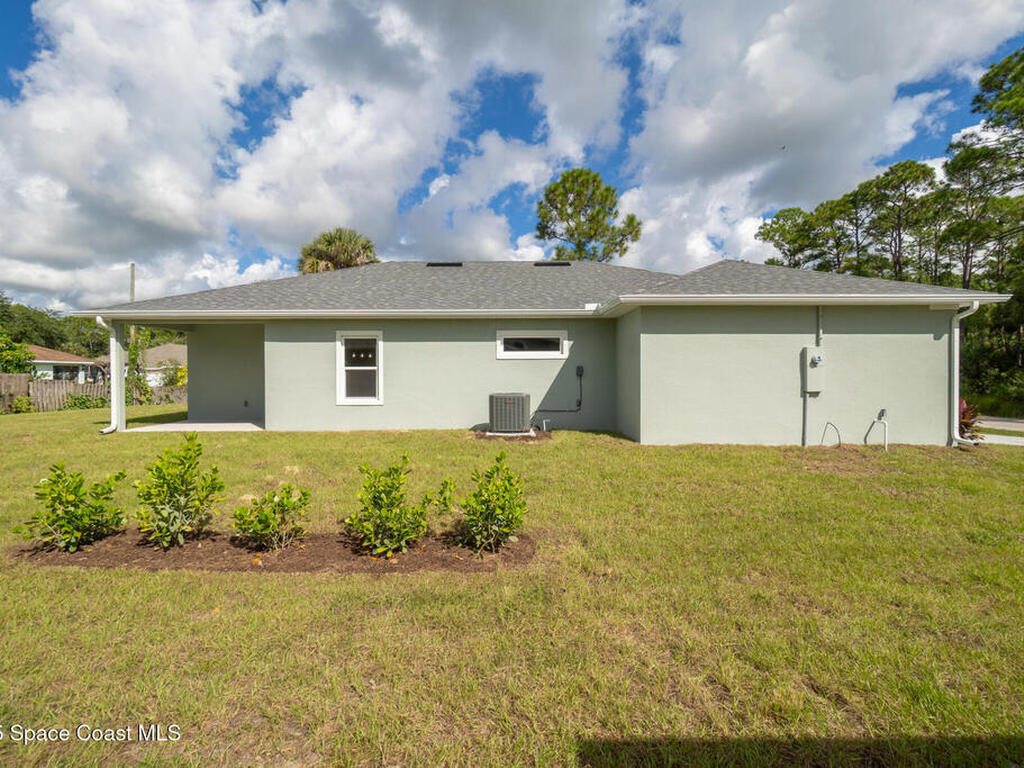 826 Hartsdale Avenue, Palm Bay, FL 32908