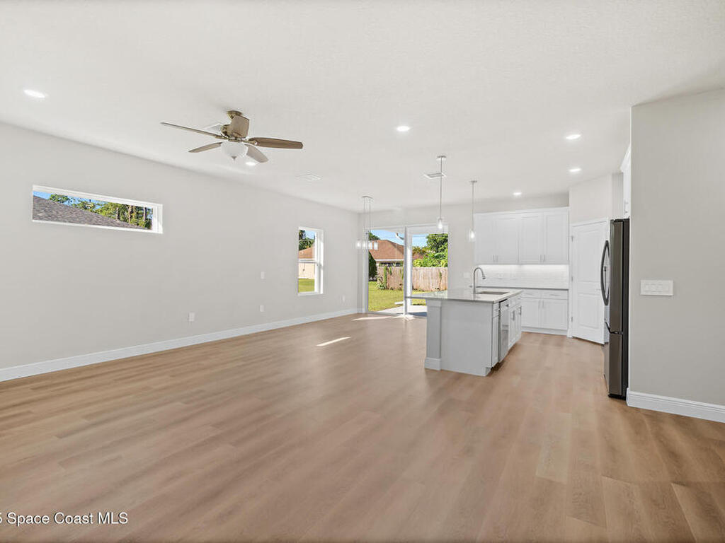 826 Hartsdale Avenue, Palm Bay, FL 32908