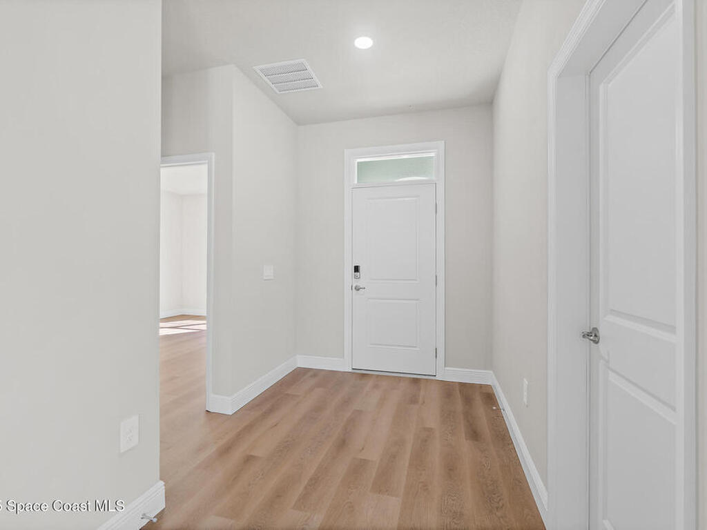 826 Hartsdale Avenue, Palm Bay, FL 32908