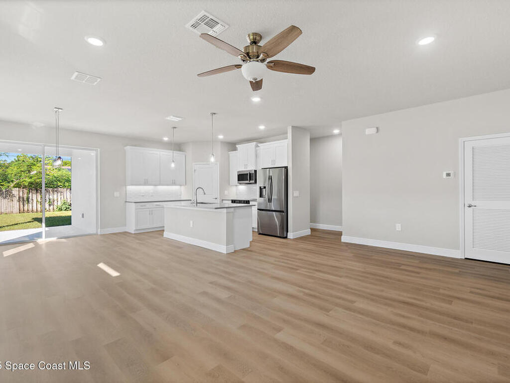 826 Hartsdale Avenue, Palm Bay, FL 32908