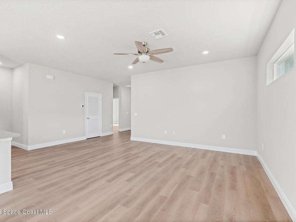 826 Hartsdale Avenue, Palm Bay, FL 32908