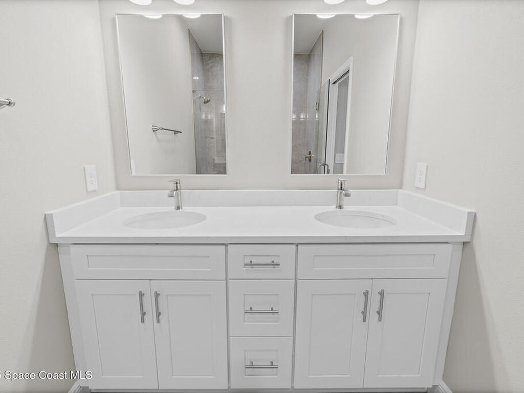 826 Hartsdale Avenue, Palm Bay, FL 32908