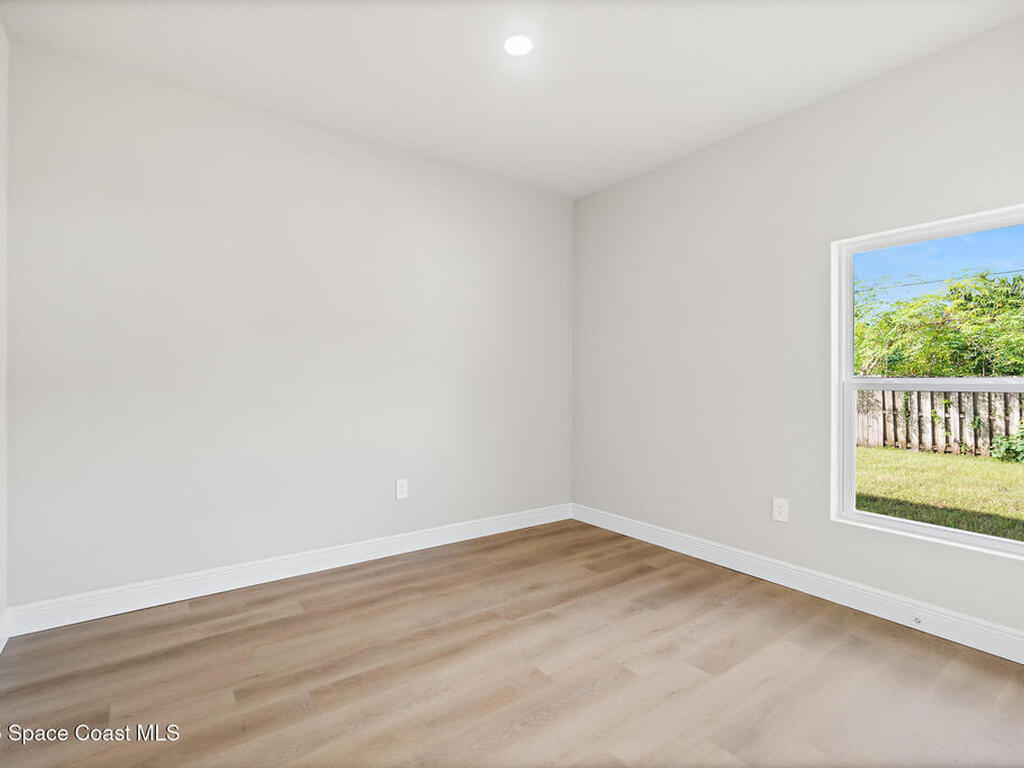 826 Hartsdale Avenue, Palm Bay, FL 32908