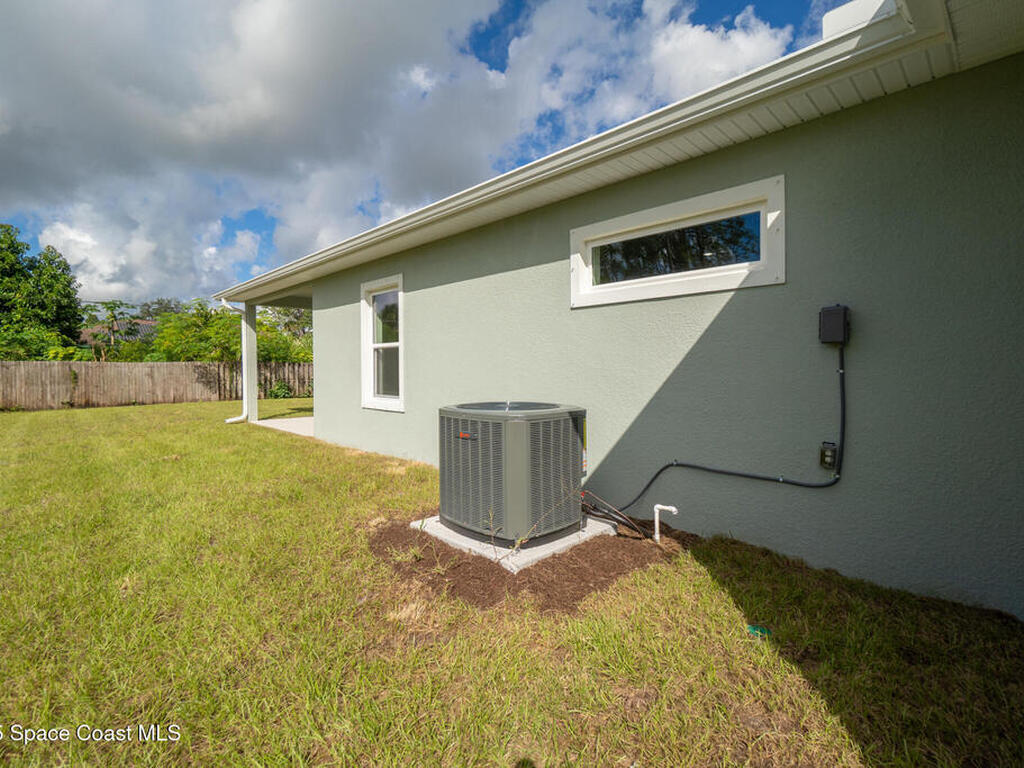 826 Hartsdale Avenue, Palm Bay, FL 32908