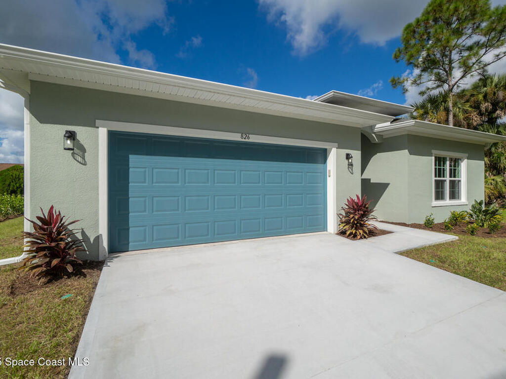 826 Hartsdale Avenue, Palm Bay, FL 32908