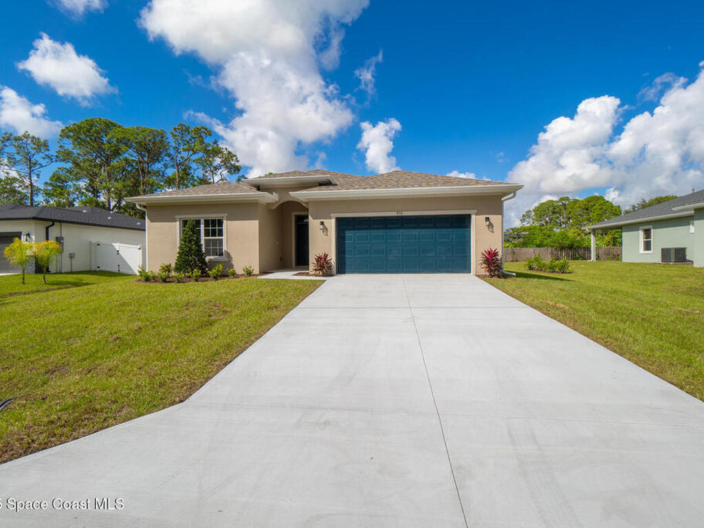 834 Hartsdale Avenue, Palm Bay, FL 32908