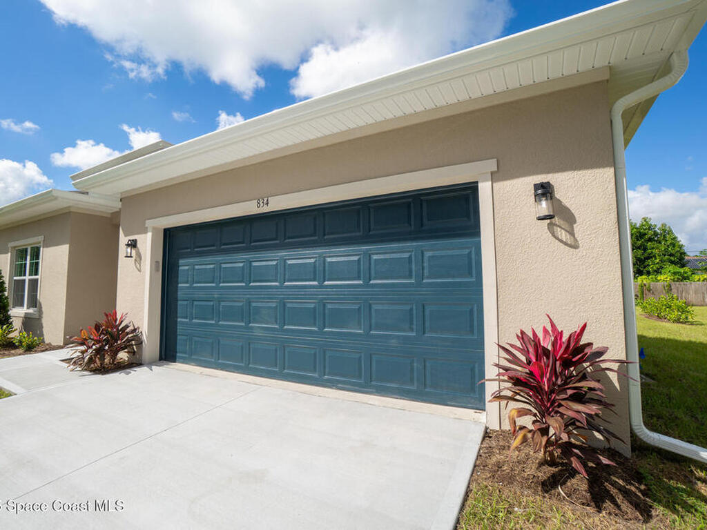 834 Hartsdale Avenue, Palm Bay, FL 32908