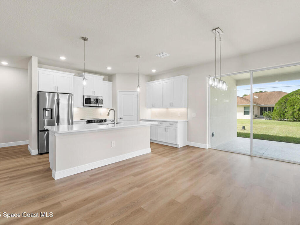 834 Hartsdale Avenue, Palm Bay, FL 32908