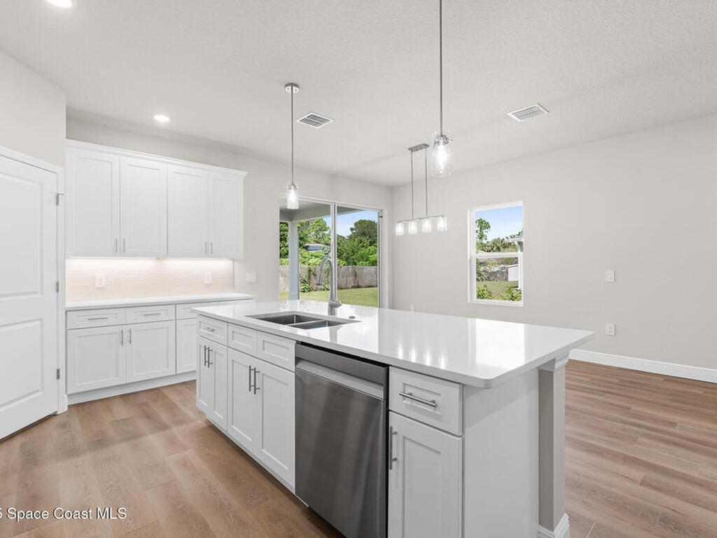 834 Hartsdale Avenue, Palm Bay, FL 32908