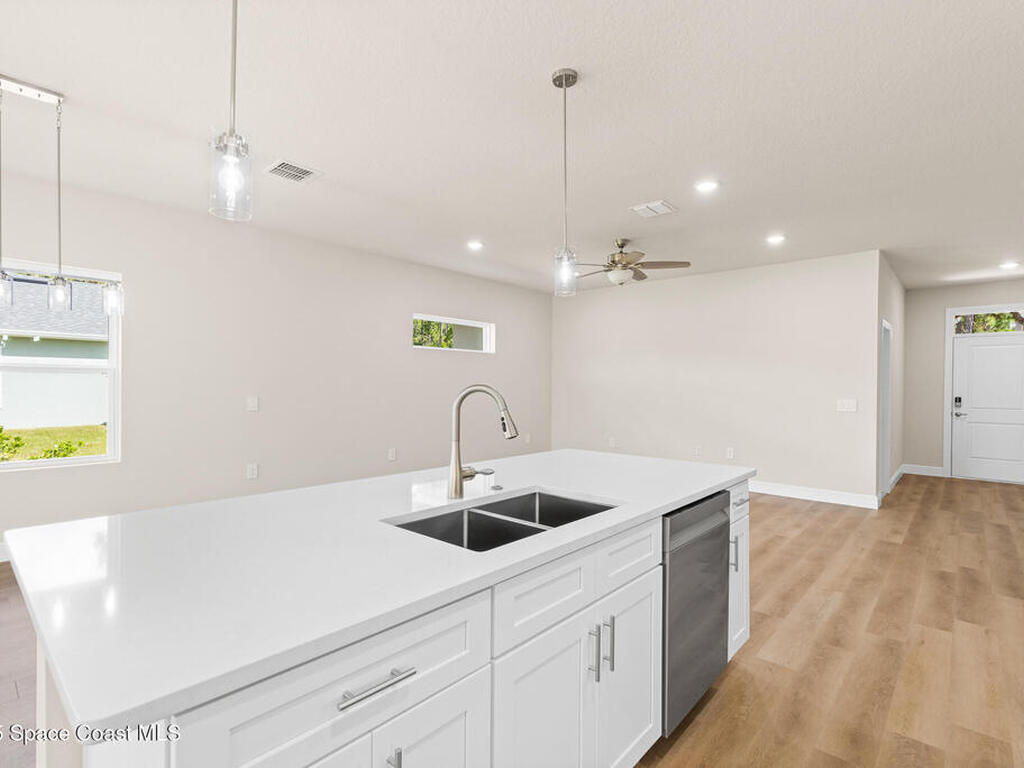 834 Hartsdale Avenue, Palm Bay, FL 32908