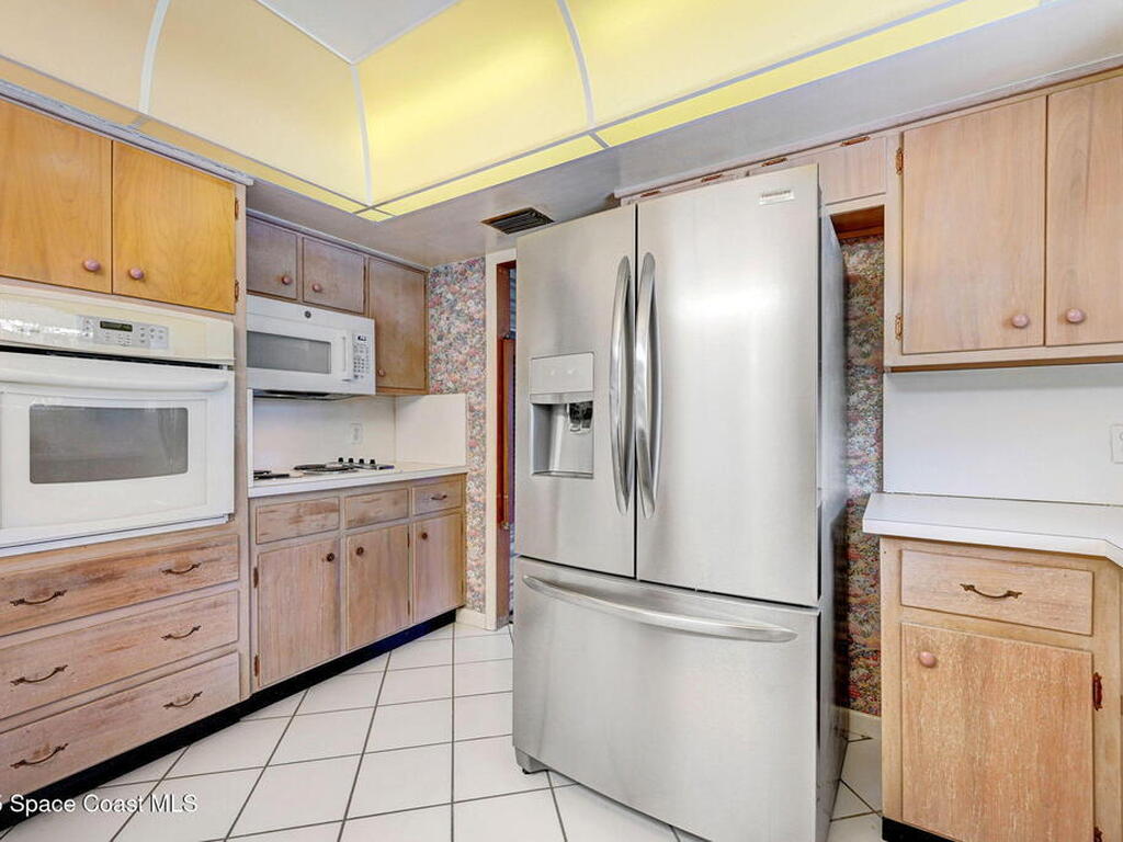 105 Cat Cay Lane, Indian Harbour Beach, FL 32937