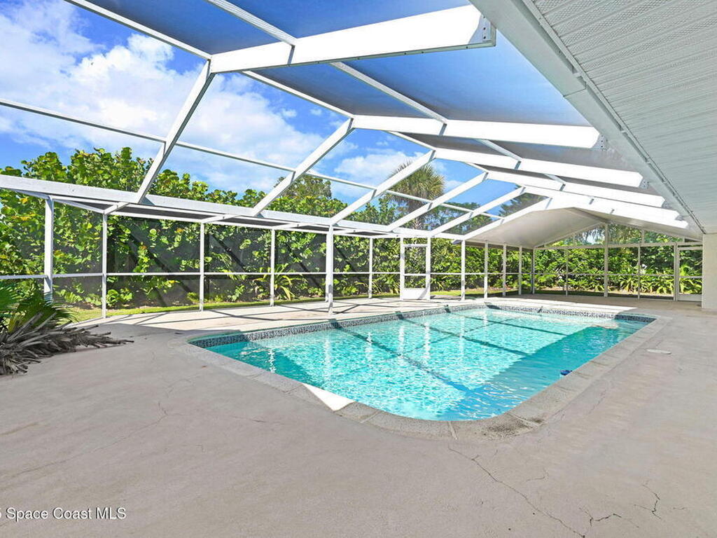 105 Cat Cay Lane, Indian Harbour Beach, FL 32937