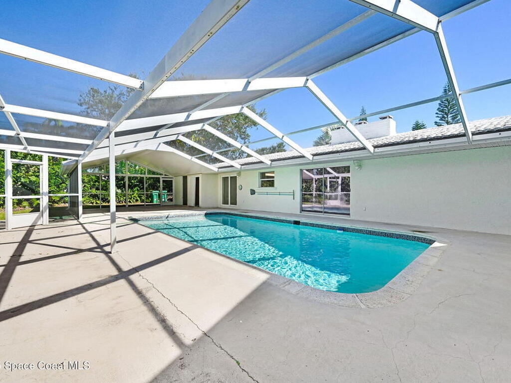 105 Cat Cay Lane, Indian Harbour Beach, FL 32937