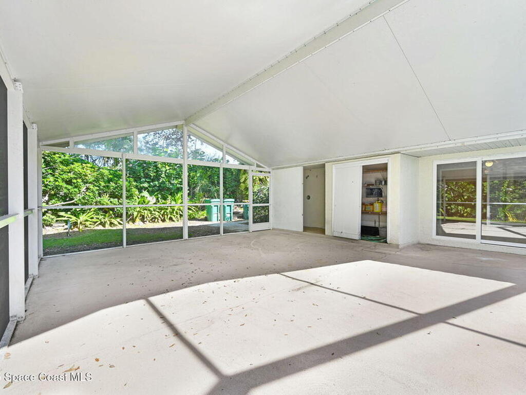 105 Cat Cay Lane, Indian Harbour Beach, FL 32937