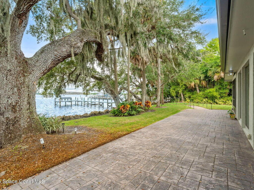 8535 S Tropical Trail, Merritt Island, FL 32952