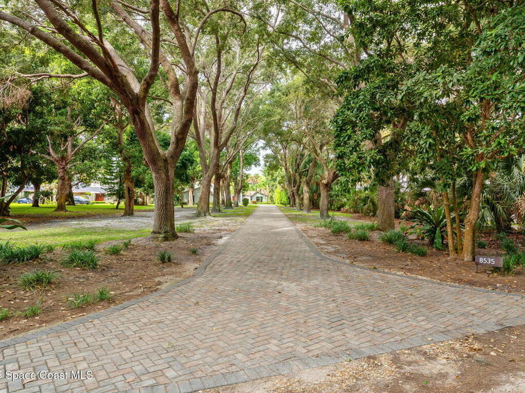 8535 S Tropical Trail, Merritt Island, FL 32952