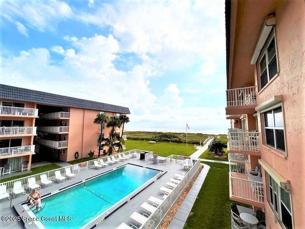 10 Sunflower Street, Cocoa Beach, FL 32931