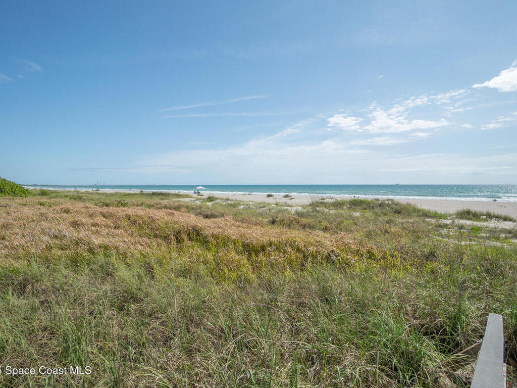 7520 Ridgewood Avenue, Cape Canaveral, FL 32920